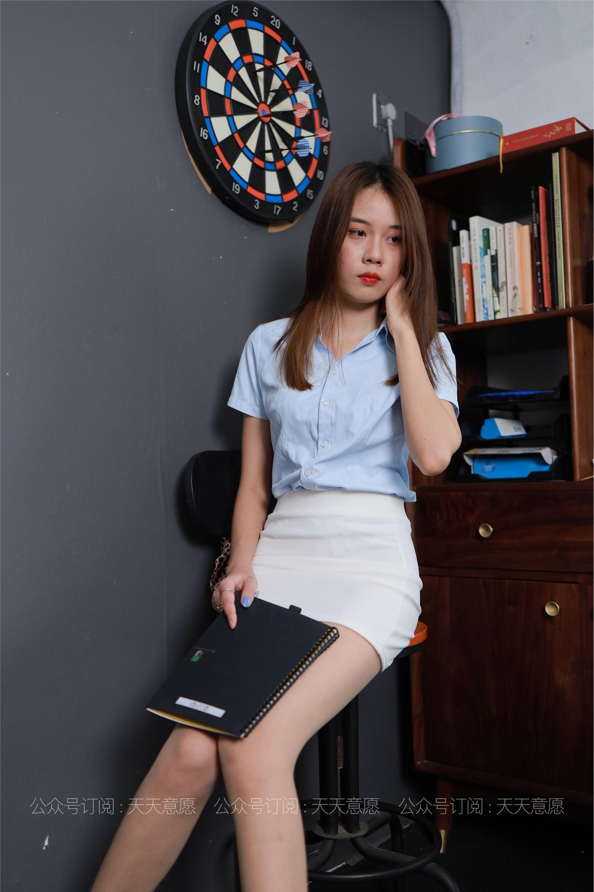 IESS异思趣向  2021.06.07 丝享家825：西瓜《能干的长腿秘书》